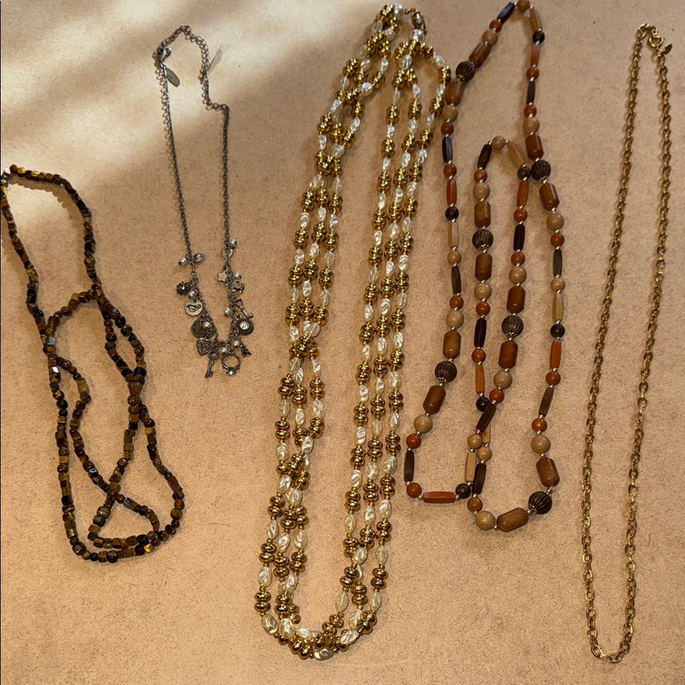 Necklace lot of 5